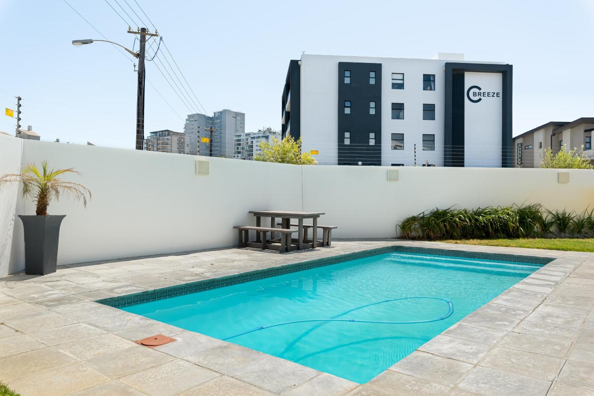 Apartment Break 46 *